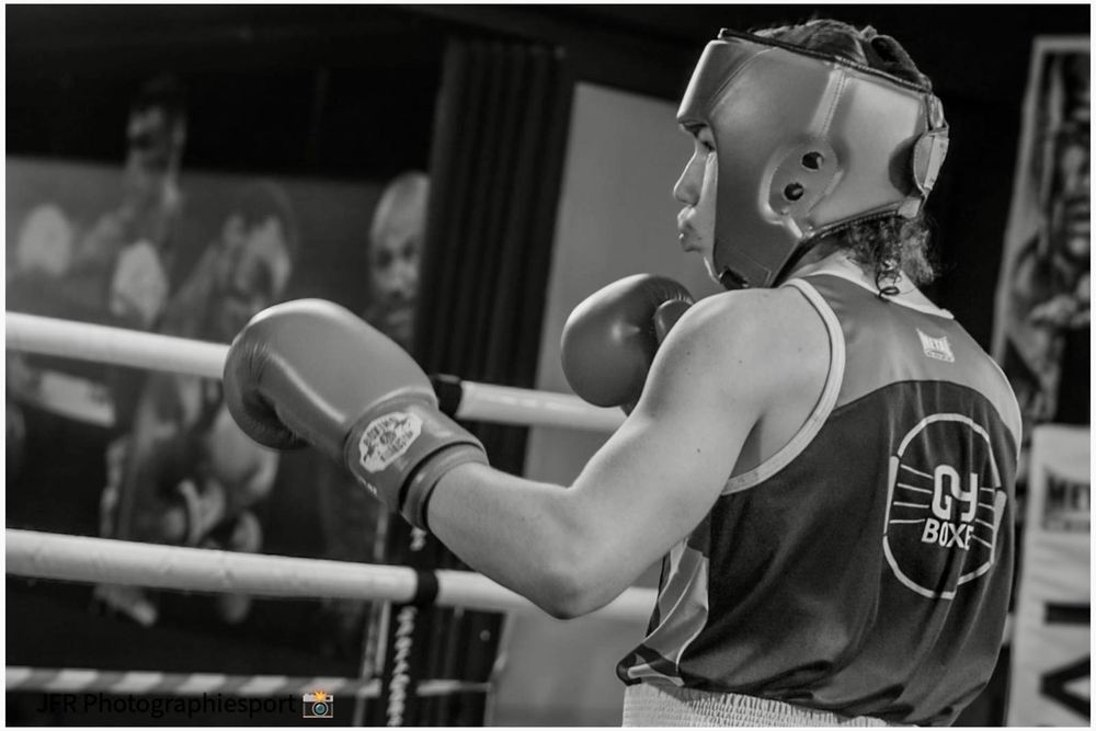 Le coach de GY Boxe aux pattes d'ours — La Valette-du-Var